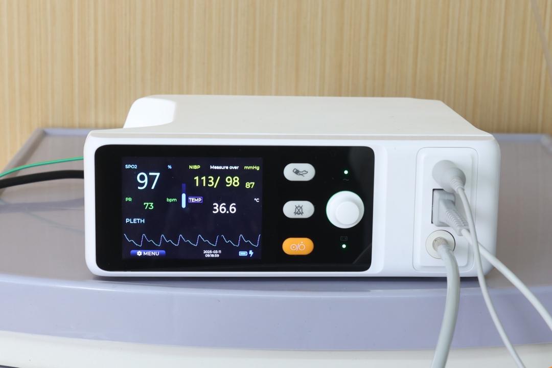 Vital Signs Monitor